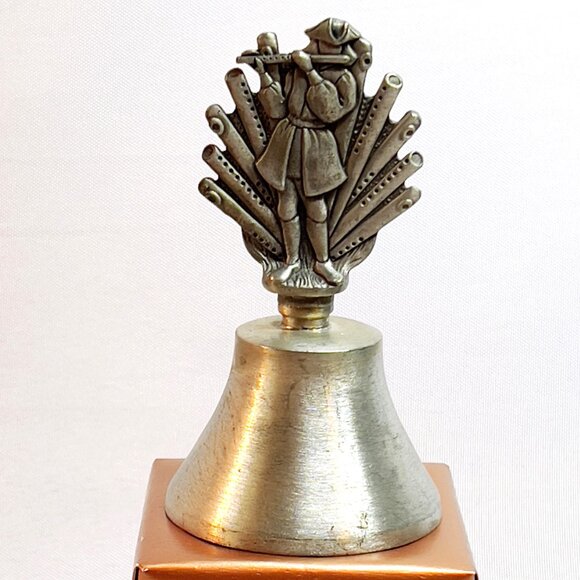 Woodbury Pewter Bell 11 Pipers Piping Twelve Days of Christmas Collection USA - Picture 1 of 8